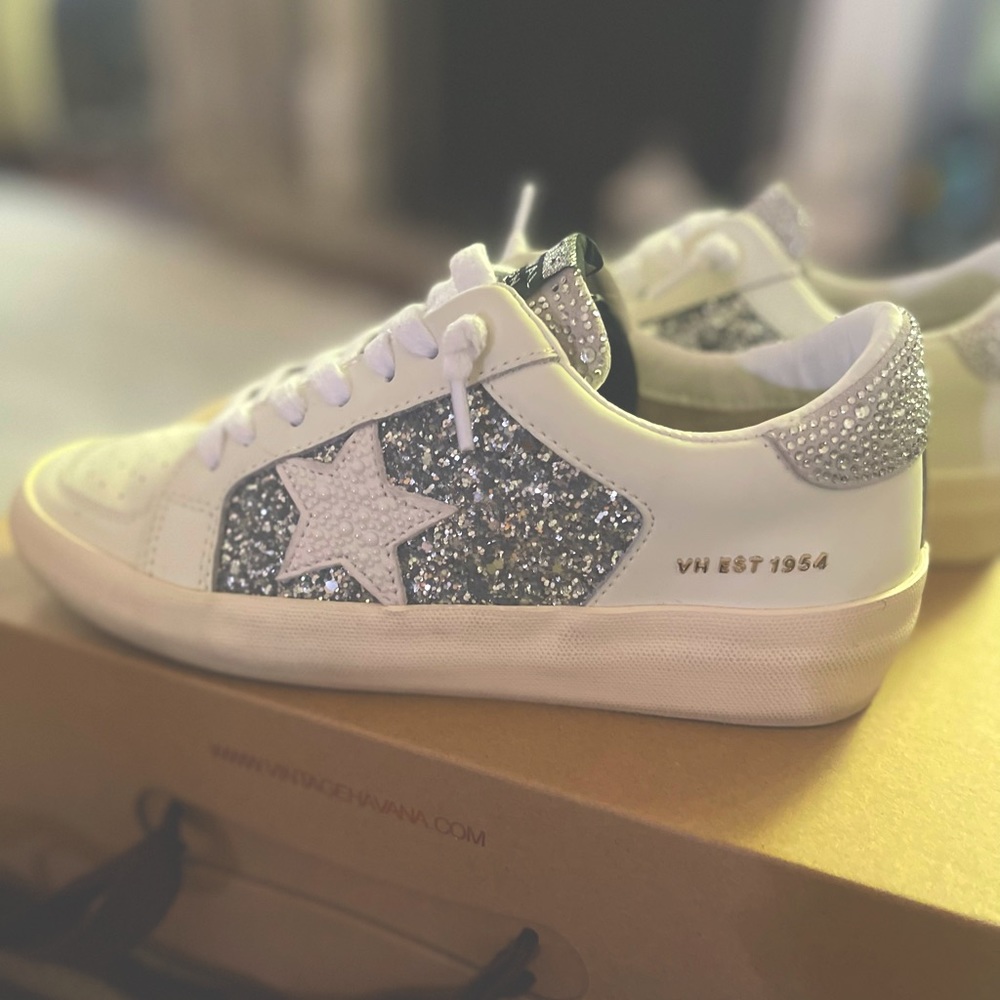 Vintage Havana Sneakers Size 6.5